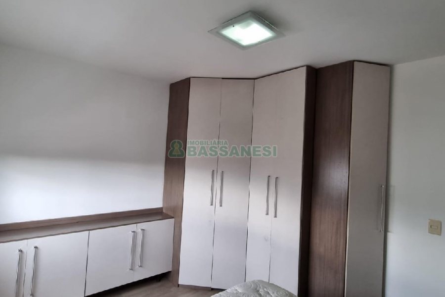 Apto Mobiliado com 61m², 2 dormitórios, 2 vagas, no bairro Panazzolo em Caxias do Sul para Comprar