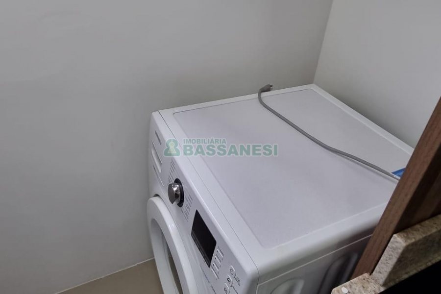 Apto Mobiliado com 61m², 2 dormitórios, 2 vagas, no bairro Panazzolo em Caxias do Sul para Comprar