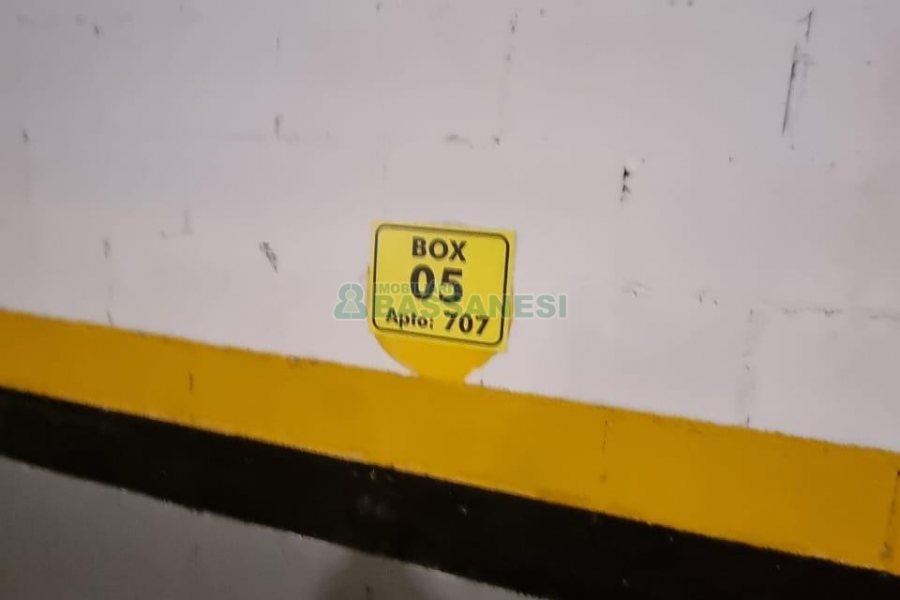 Apto Mobiliado com 61m², 2 dormitórios, 2 vagas, no bairro Panazzolo em Caxias do Sul para Comprar