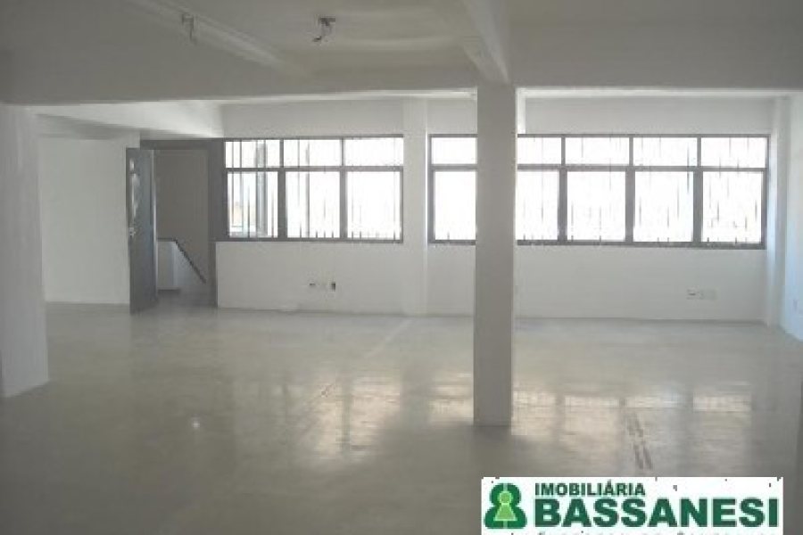 Sala com 168m², no bairro Centro em Caxias do Sul para Alugar