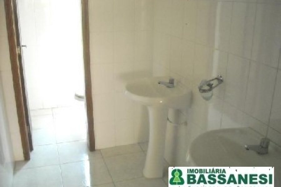 Sala com 168m², no bairro Centro em Caxias do Sul para Alugar