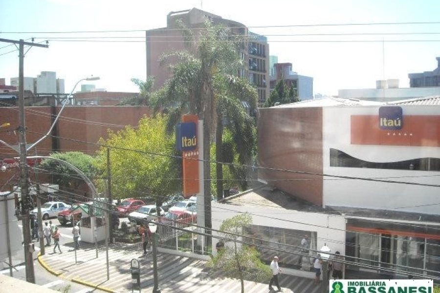 Sala com 168m², no bairro Centro em Caxias do Sul para Alugar