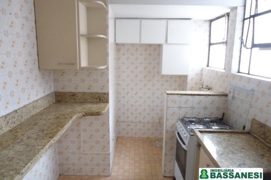 Apto Mobiliado com 45m², 1 dormitório, no bairro Centro em Caxias do Sul para Alugar