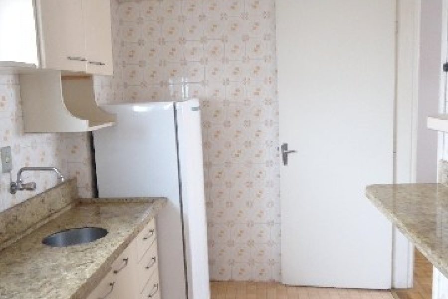 Apto Mobiliado com 45m², 1 dormitório, no bairro Centro em Caxias do Sul para Alugar