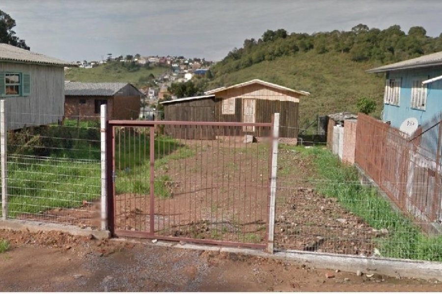 Terreno com 360m², 2 vagas, no bairro Centenario em Caxias do Sul para Alugar