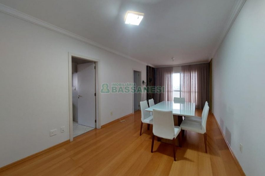 Apartamento com 90m², 3 dormitórios, 2 vagas, no bairro Rio Branco em Caxias do Sul para Alugar