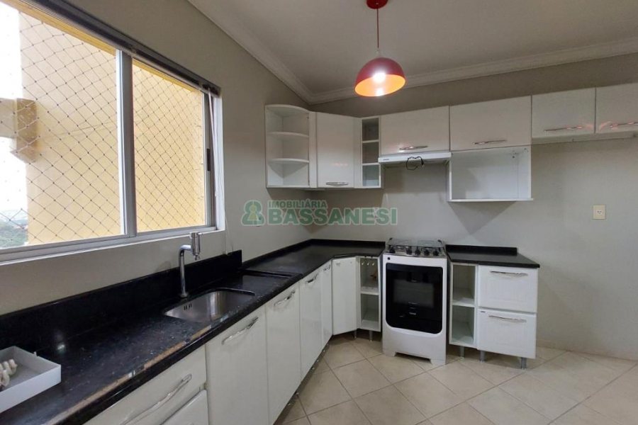 Apartamento com 90m², 3 dormitórios, 2 vagas, no bairro Rio Branco em Caxias do Sul para Alugar
