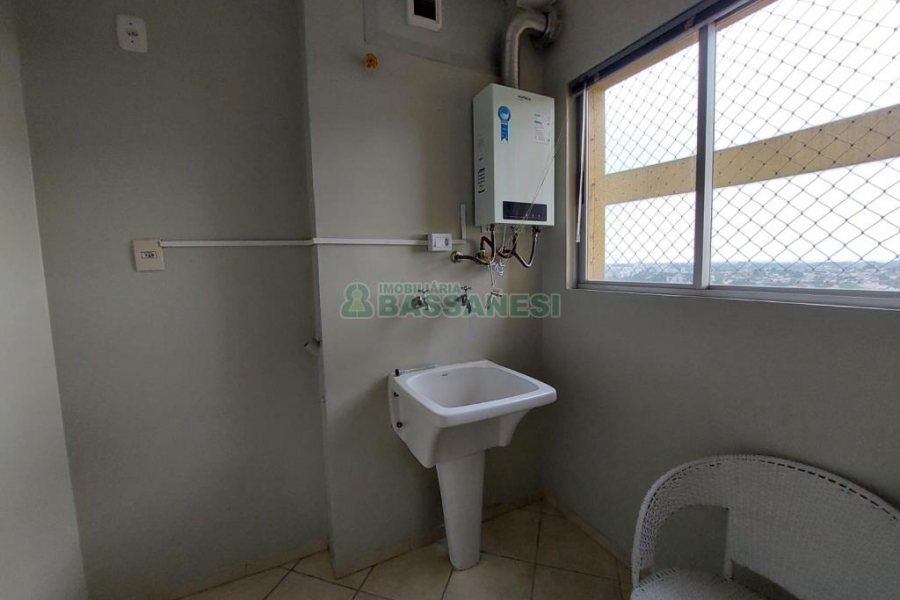 Apartamento com 90m², 3 dormitórios, 2 vagas, no bairro Rio Branco em Caxias do Sul para Alugar