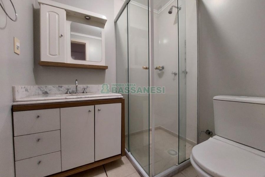 Apartamento com 90m², 3 dormitórios, 2 vagas, no bairro Rio Branco em Caxias do Sul para Alugar