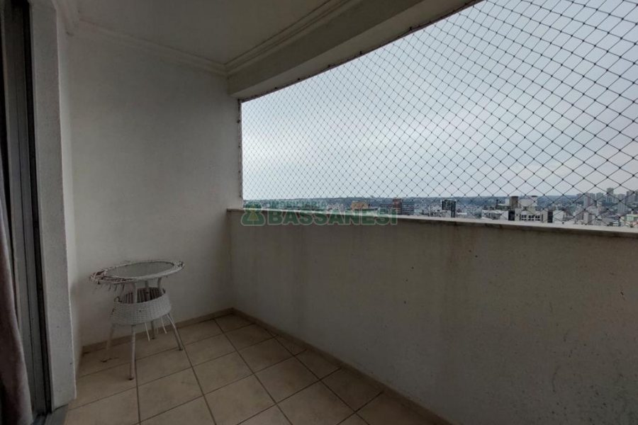 Apartamento com 90m², 3 dormitórios, 2 vagas, no bairro Rio Branco em Caxias do Sul para Alugar