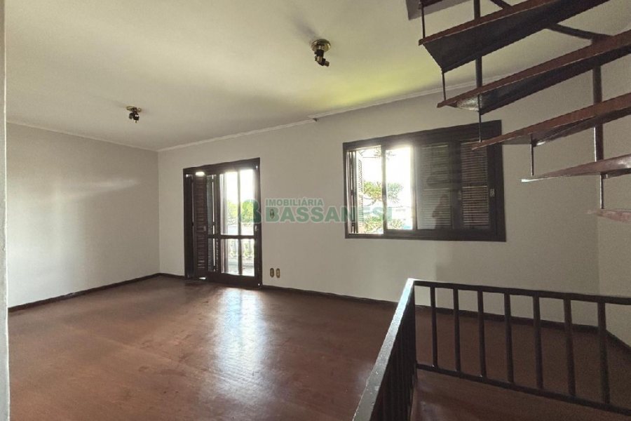 Apartamento com 180m², 4 dormitórios, 1 vaga, no bairro De Lazzer em Caxias do Sul para Alugar