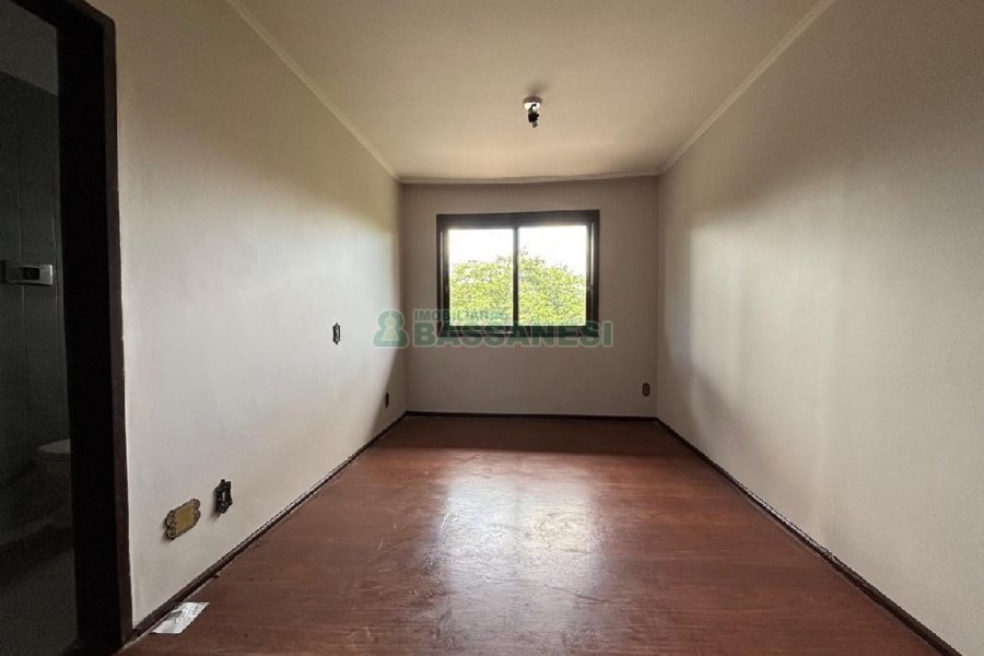 Apartamento com 180m², 4 dormitórios, 1 vaga, no bairro De Lazzer em Caxias do Sul para Alugar
