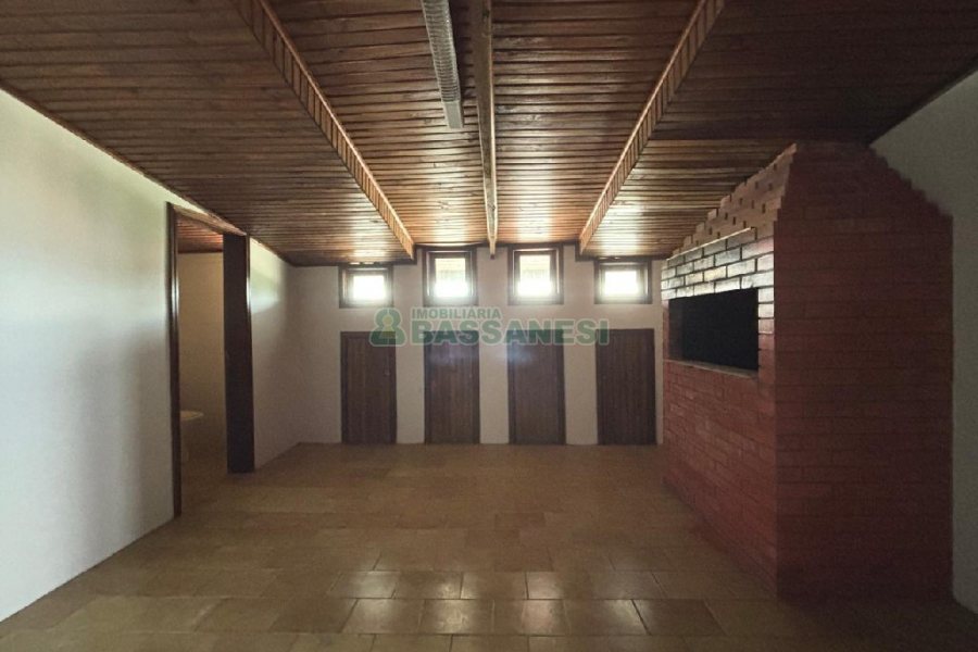 Apartamento com 180m², 4 dormitórios, 1 vaga, no bairro De Lazzer em Caxias do Sul para Alugar