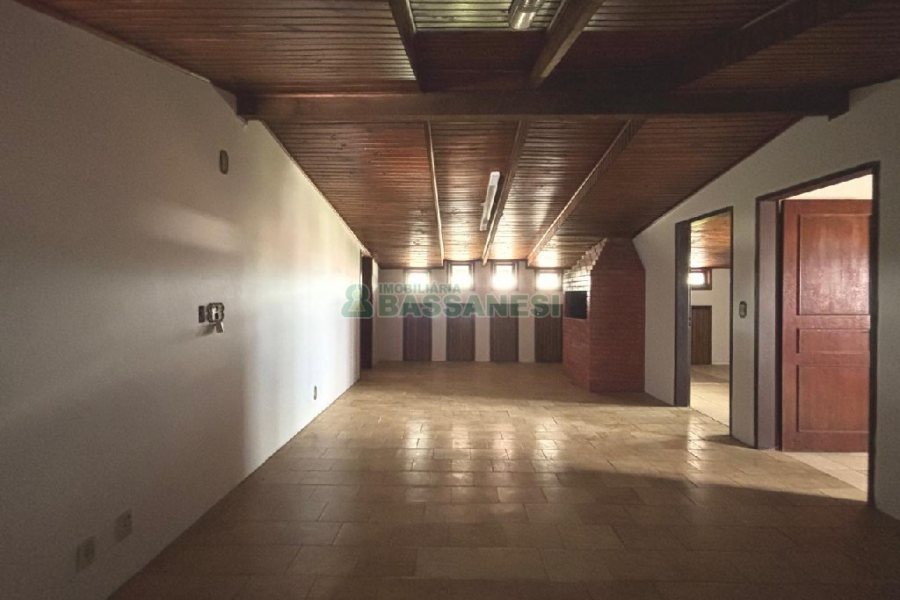 Apartamento com 180m², 4 dormitórios, 1 vaga, no bairro De Lazzer em Caxias do Sul para Alugar