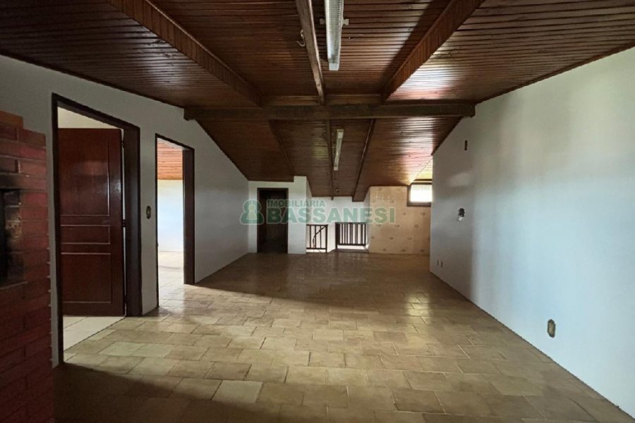 Apartamento com 180m², 4 dormitórios, 1 vaga, no bairro De Lazzer em Caxias do Sul para Alugar