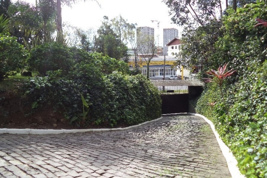 Apartamento com 180m², 4 dormitórios, 1 vaga, no bairro De Lazzer em Caxias do Sul para Alugar