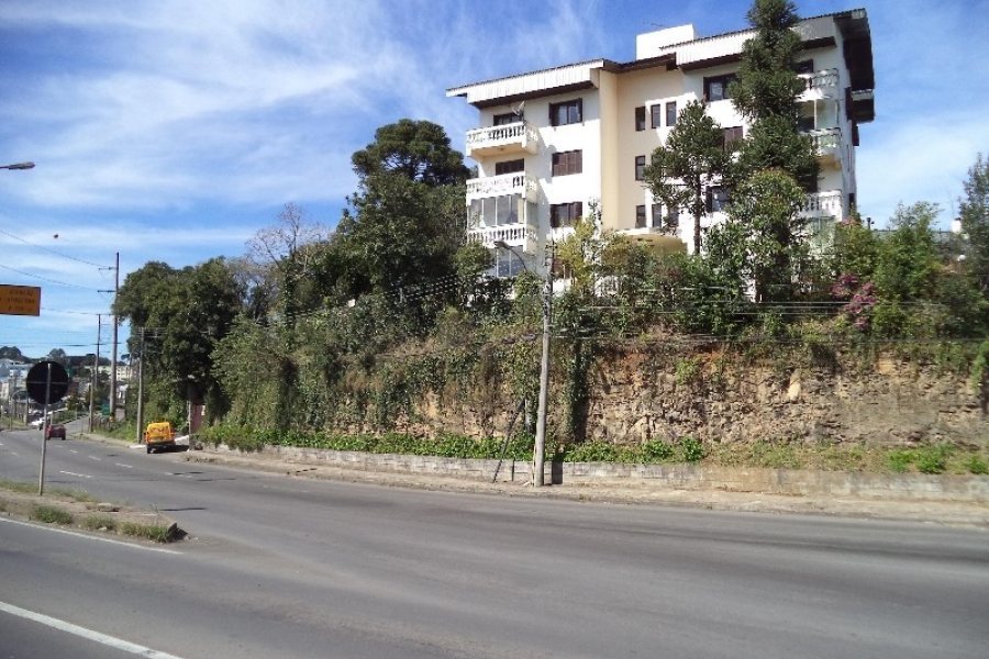 Apartamento com 180m², 4 dormitórios, 1 vaga, no bairro De Lazzer em Caxias do Sul para Alugar