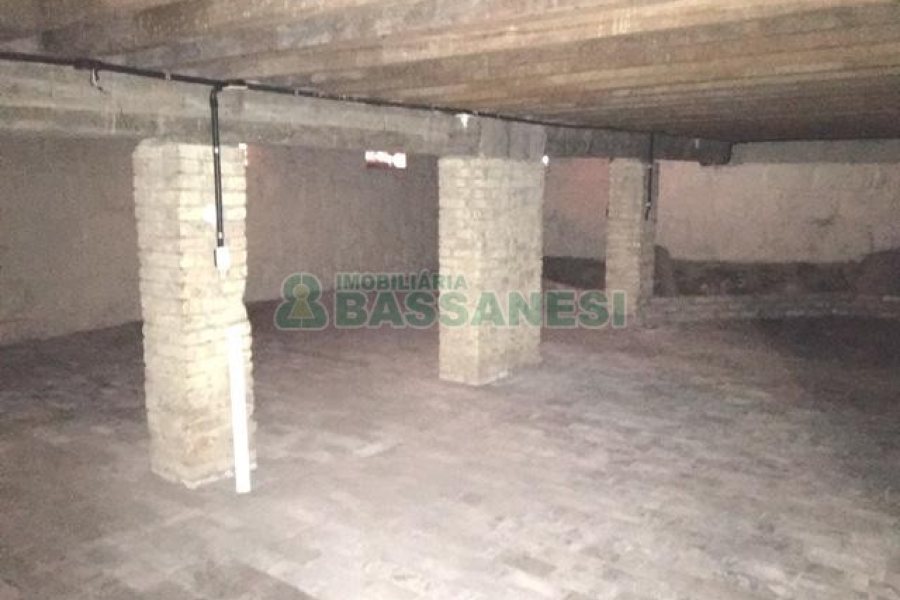 Loja com 410m², no bairro Centro em Caxias do Sul para Alugar