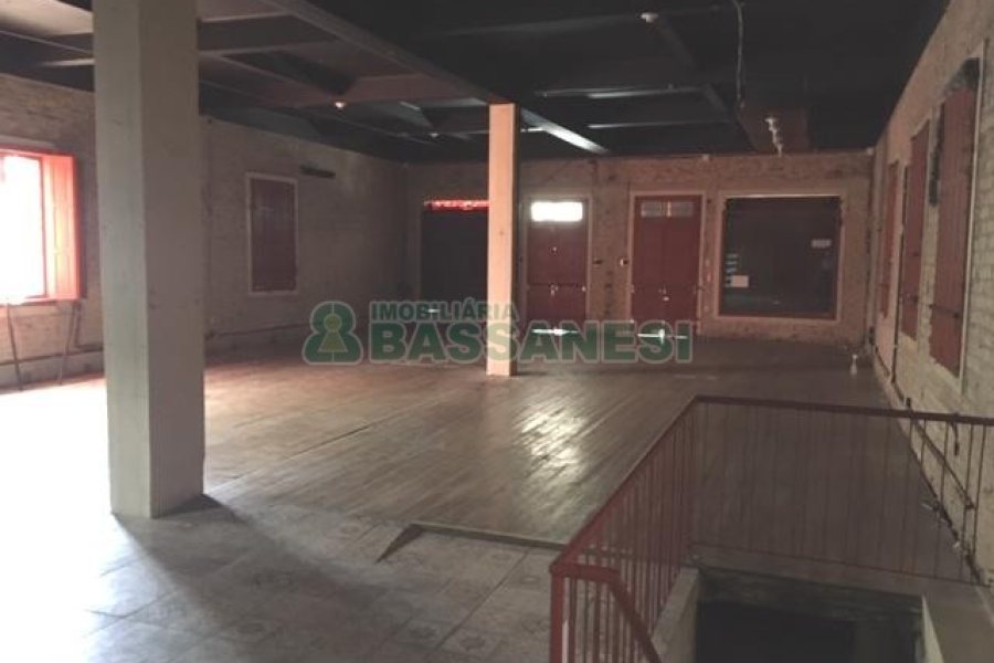 Loja com 410m², no bairro Centro em Caxias do Sul para Alugar