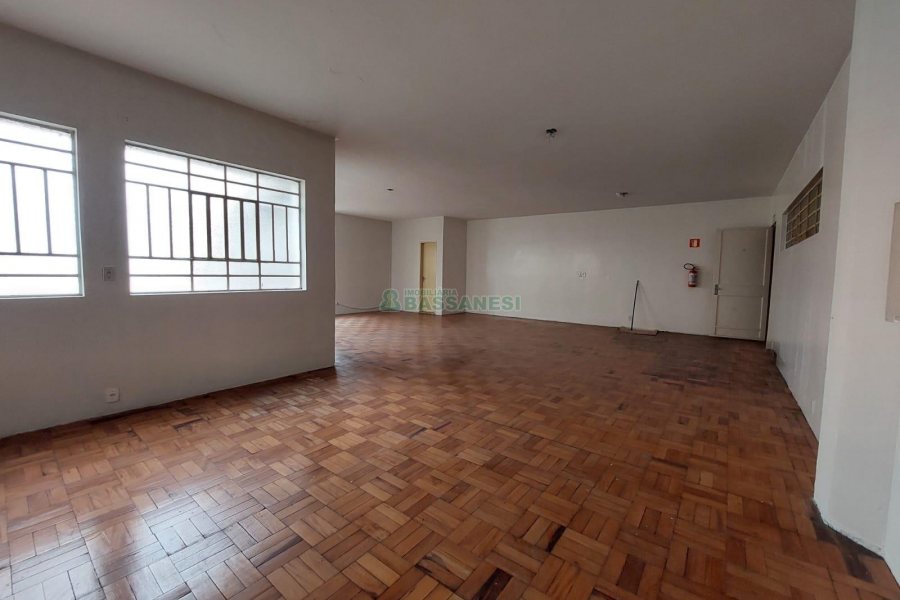 Sala com 79m², no bairro Centro em Caxias do Sul para Alugar