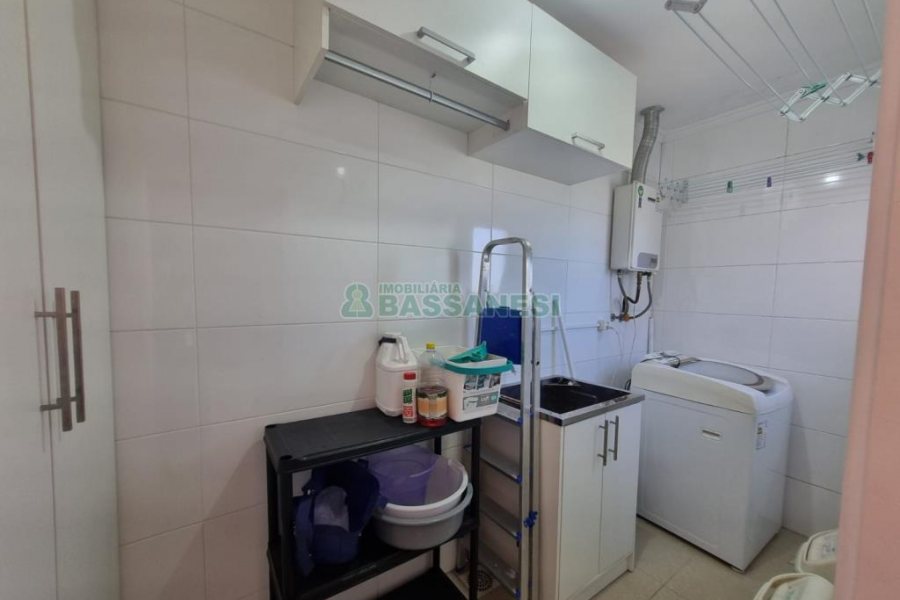 Apto Mobiliado com 140m², 3 dormitórios, 3 vagas, no bairro Charqueadas em Caxias do Sul para Alugar