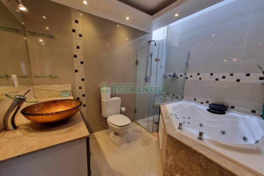 Apto Mobiliado com 140m², 3 dormitórios, 3 vagas, no bairro Charqueadas em Caxias do Sul para Alugar