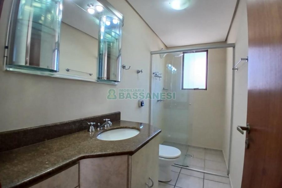 Apartamento com 59m², 1 dormitório, 1 vaga, no bairro Centro em Caxias do Sul para Comprar