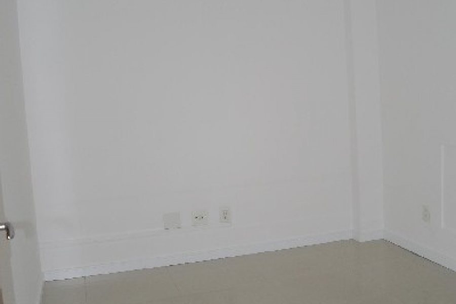 Sala com 45m², no bairro São Pelegrino em Caxias do Sul para Comprar