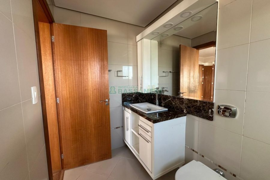 Apto/Cobertura com 297m², 2 dormitórios, 2 vagas, no bairro Centro em Caxias do Sul para Comprar