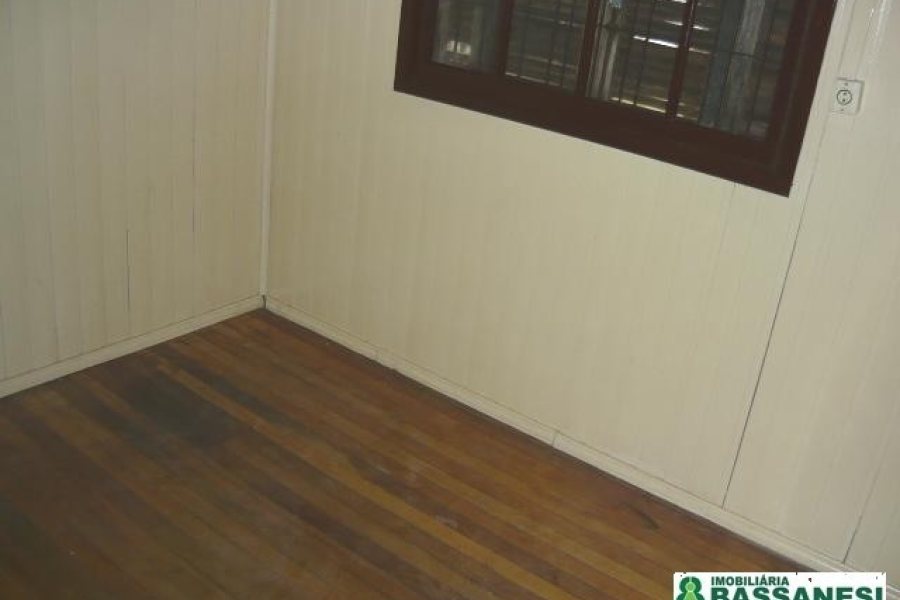 Casa com 60m², 2 dormitórios, no bairro Marechal Floriano em Caxias do Sul para Comprar