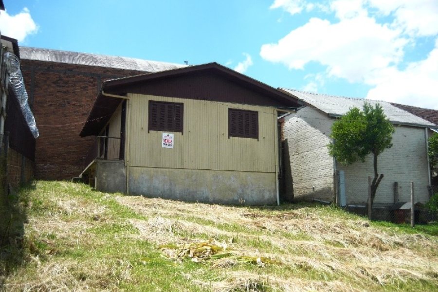 Casa com 60m², 2 dormitórios, no bairro Marechal Floriano em Caxias do Sul para Comprar