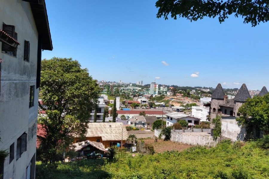 Terreno com 414m², no bairro Colina Sorriso em Caxias do Sul para Comprar