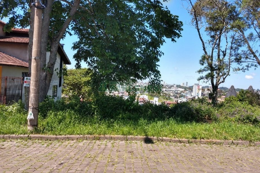 Terreno com 414m², no bairro Colina Sorriso em Caxias do Sul para Comprar