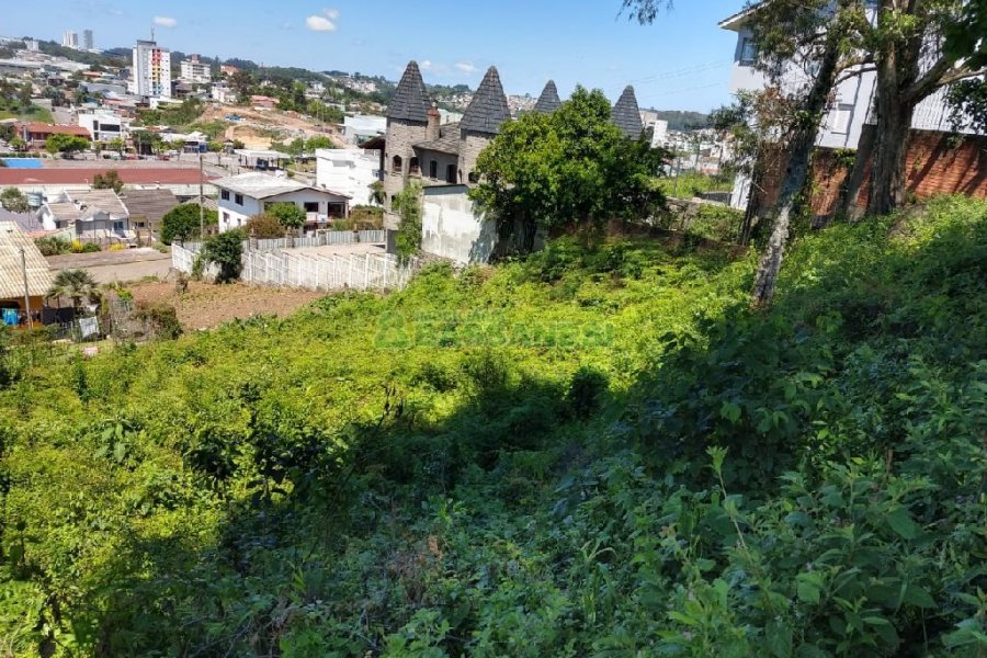Terreno com 414m², no bairro Colina Sorriso em Caxias do Sul para Comprar
