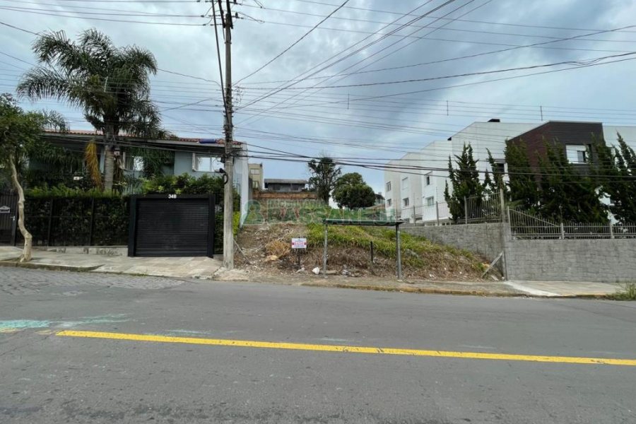 Terreno com 360m², no bairro Jardim América em Caxias do Sul para Comprar
