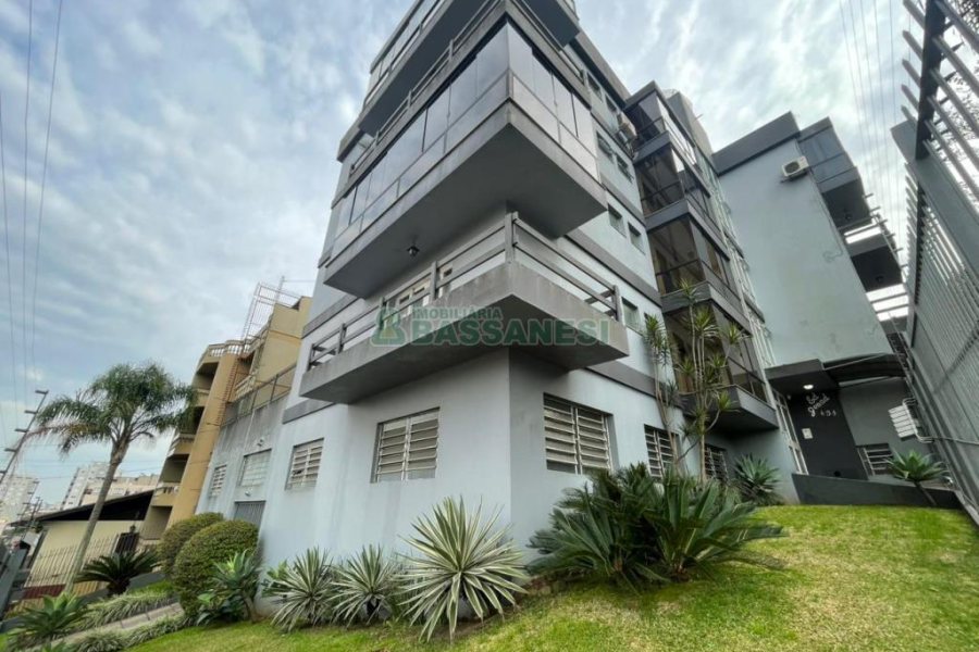 Apartamento com 61m², 2 dormitórios, 1 vaga, no bairro Centro em Caxias do Sul para Comprar