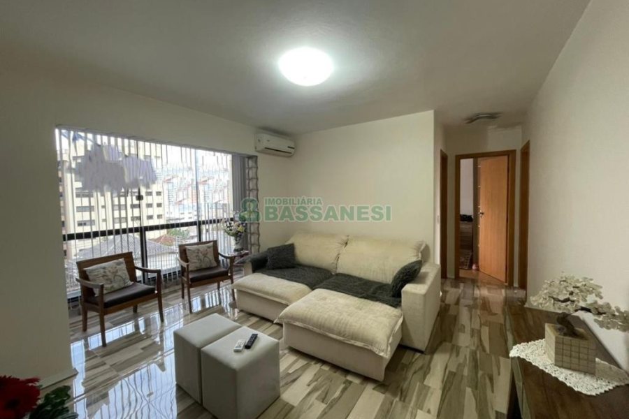 Apartamento com 61m², 2 dormitórios, 1 vaga, no bairro Centro em Caxias do Sul para Comprar