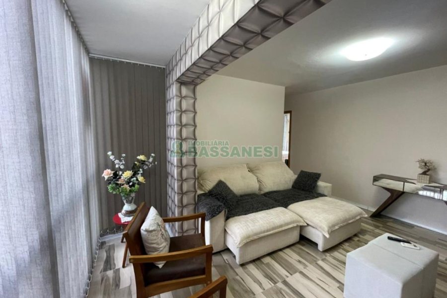 Apartamento com 61m², 2 dormitórios, 1 vaga, no bairro Centro em Caxias do Sul para Comprar