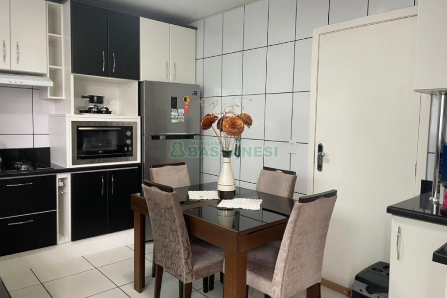 Apartamento com 61m², 2 dormitórios, 1 vaga, no bairro Centro em Caxias do Sul para Comprar
