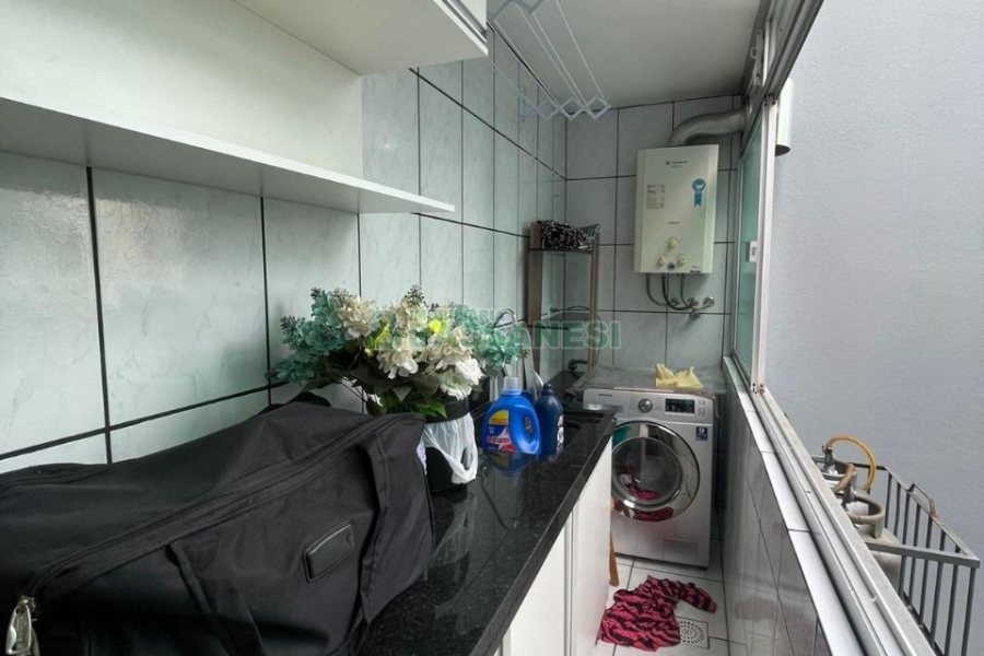 Apartamento com 61m², 2 dormitórios, 1 vaga, no bairro Centro em Caxias do Sul para Comprar