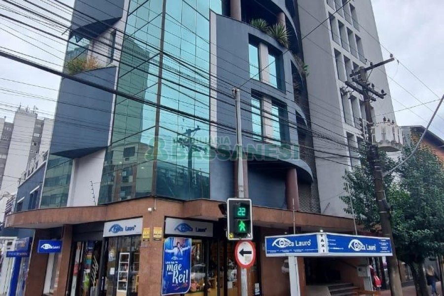 Sala Mobiliada com 45m², 1 vaga, no bairro Centro em Caxias do Sul para Alugar