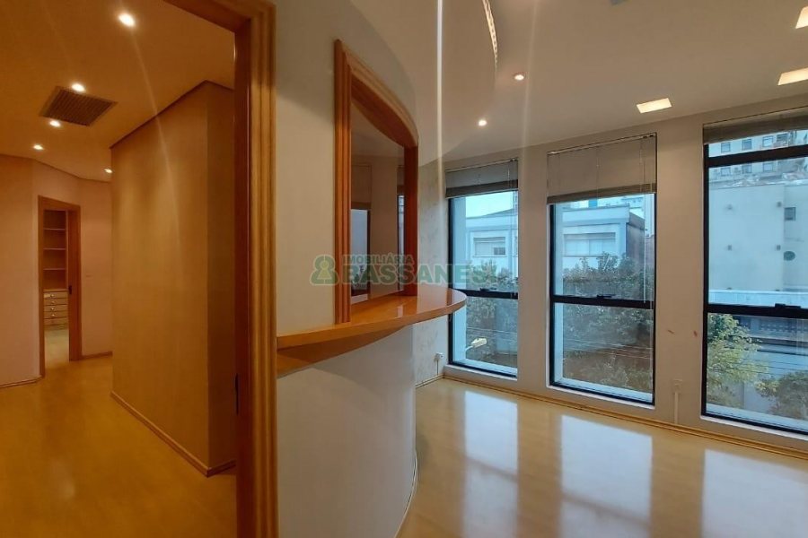 Sala Mobiliada com 45m², 1 vaga, no bairro Centro em Caxias do Sul para Alugar