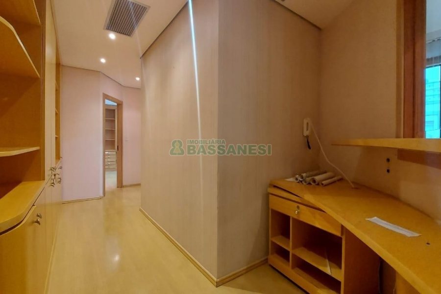 Sala Mobiliada com 45m², 1 vaga, no bairro Centro em Caxias do Sul para Alugar