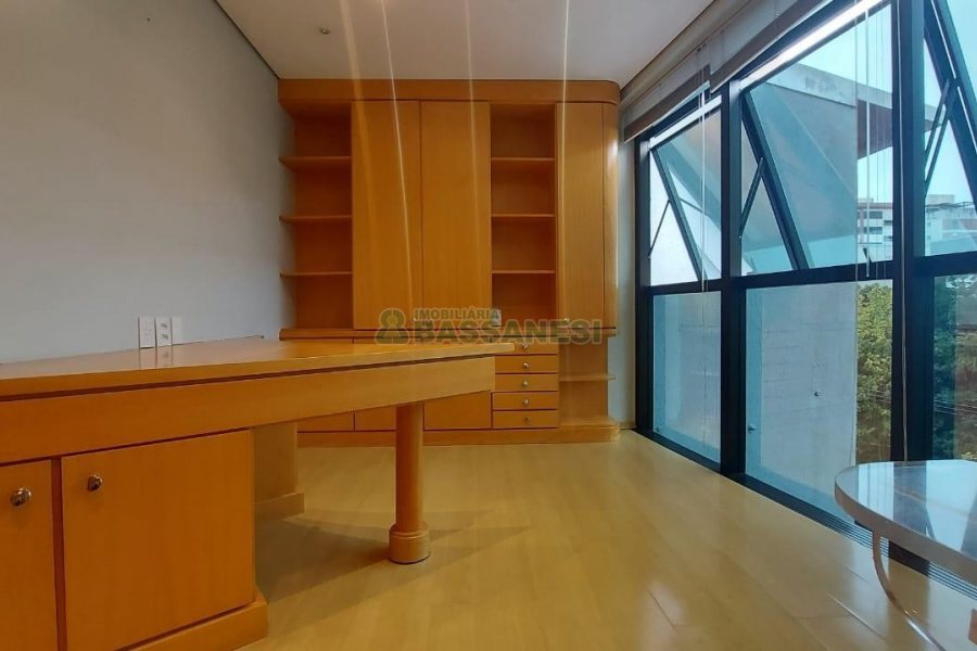 Sala Mobiliada com 45m², 1 vaga, no bairro Centro em Caxias do Sul para Alugar