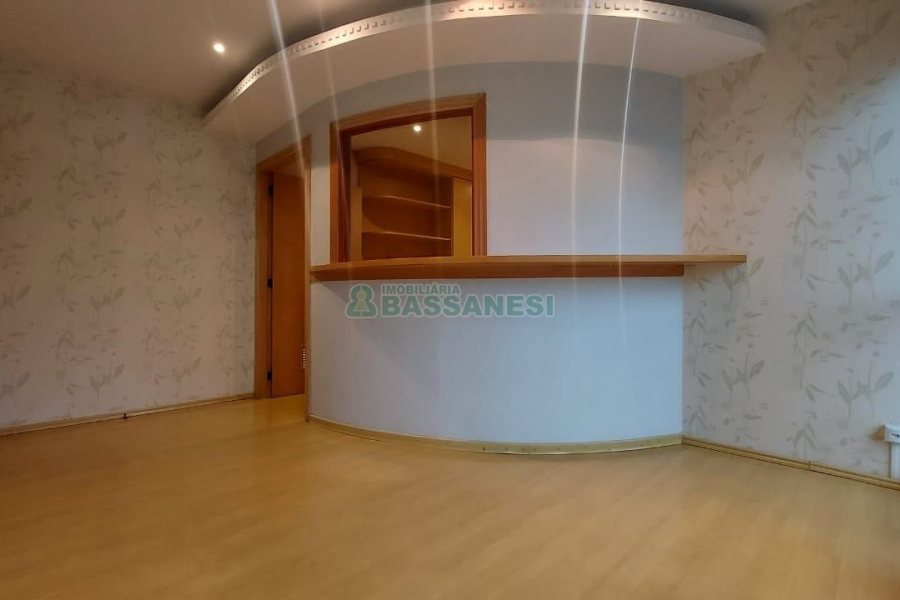 Sala Mobiliada com 45m², 1 vaga, no bairro Centro em Caxias do Sul para Alugar