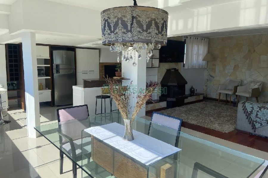 Apto/Cobertura com 132m², 2 dormitórios, 1 vaga, no bairro São Leopoldo em Caxias do Sul para Comprar