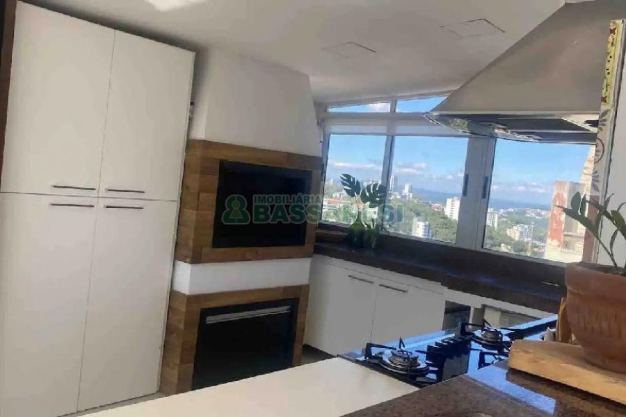 Apto/Cobertura com 132m², 2 dormitórios, 1 vaga, no bairro São Leopoldo em Caxias do Sul para Comprar