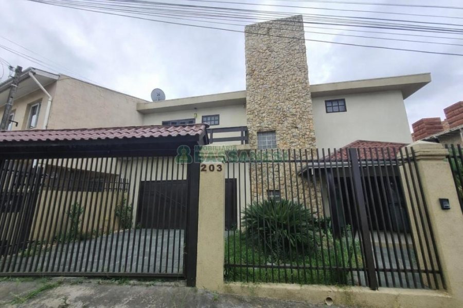 Casa com 150m², 3 dormitórios, 2 vagas, no bairro Salgado Filho em Caxias do Sul para Alugar