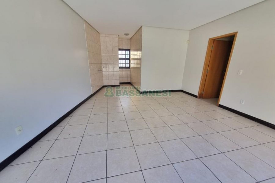 Casa com 150m², 3 dormitórios, 2 vagas, no bairro Salgado Filho em Caxias do Sul para Alugar