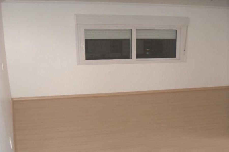 Apartamento, 2 dormitórios, 2 vagas, no bairro São Pelegrino em Caxias do Sul para Comprar